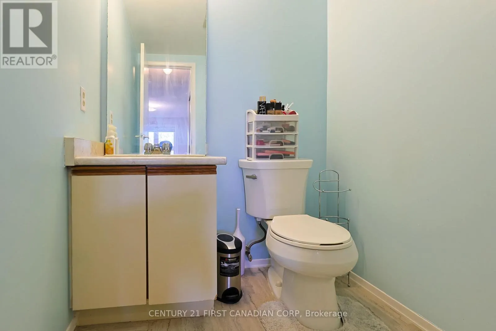 215 - 15 JACKSWAY CRESCENT N, #215