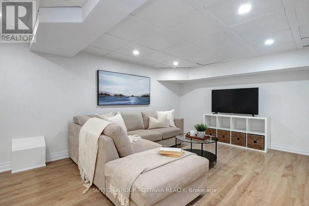 680 WESTON DRIVE