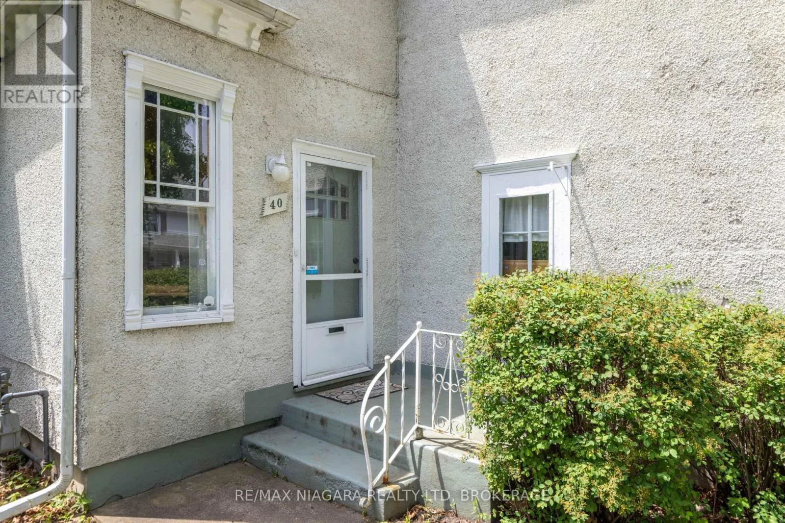40 DACOTAH STREET