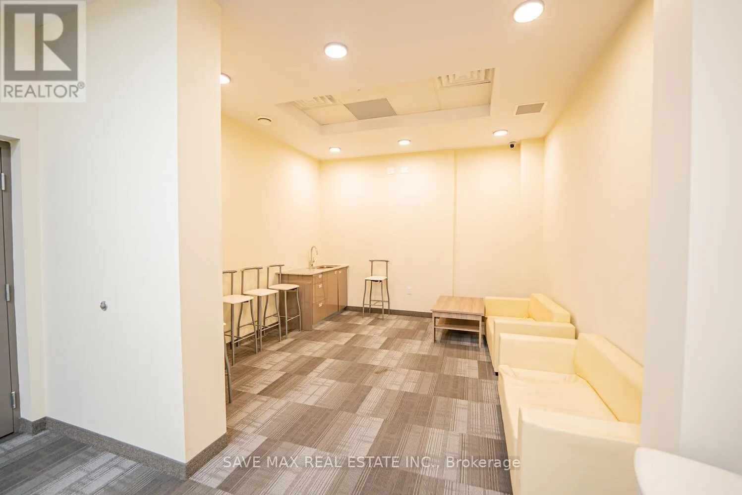 405 - 257 HEMLOCK STREET