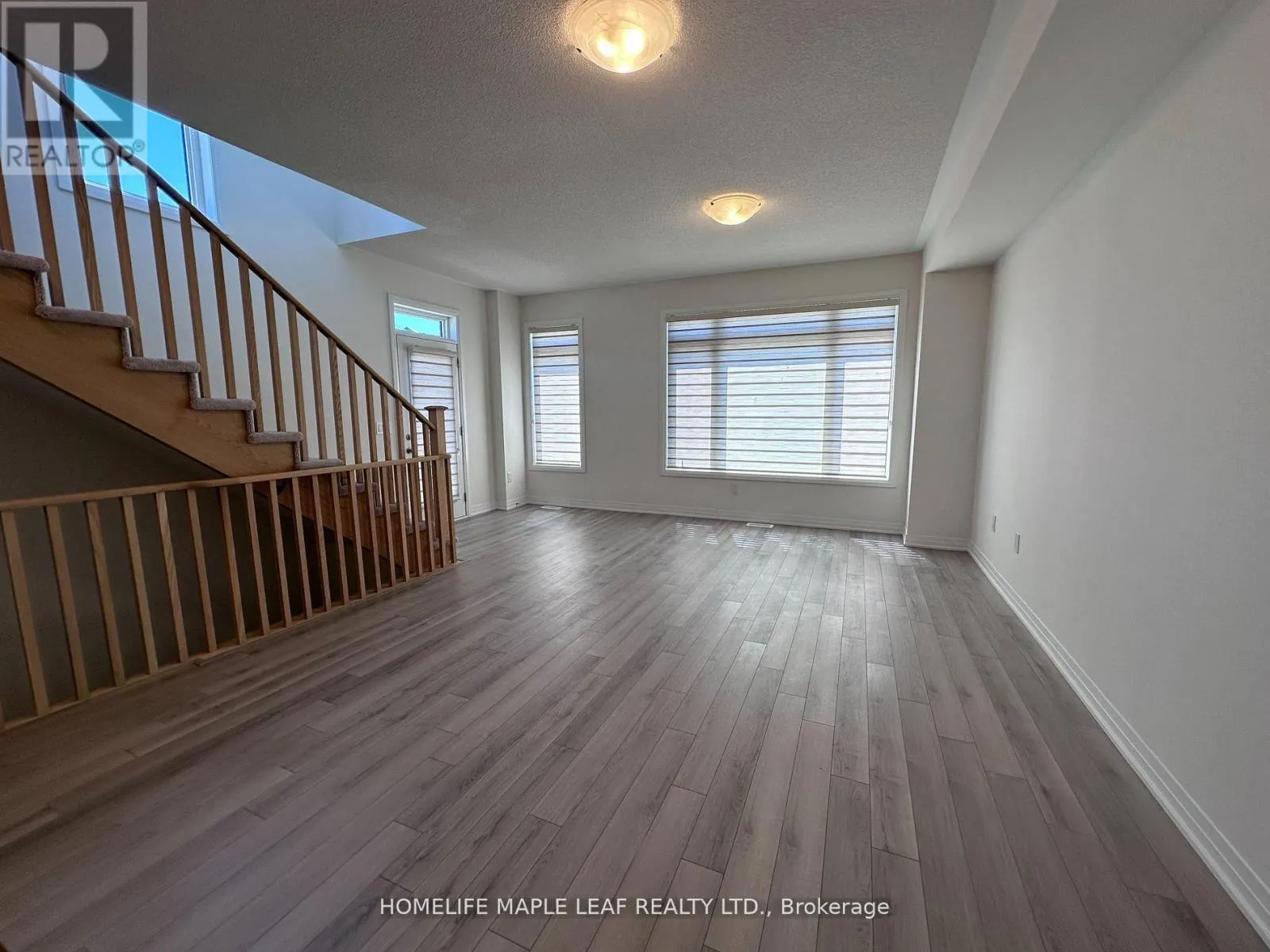 201 - 585 COLBOURNE STREET