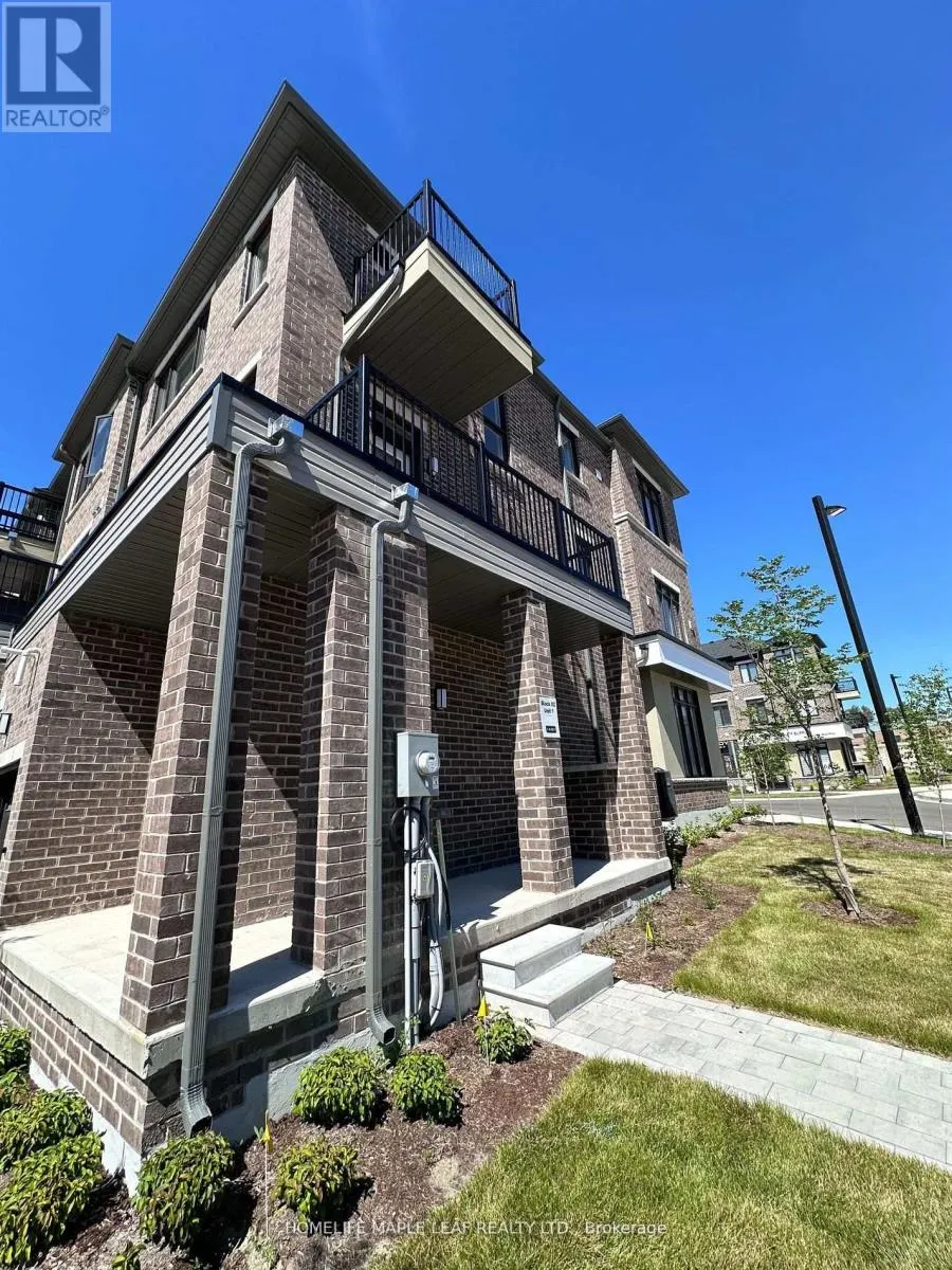 201 - 585 COLBOURNE STREET