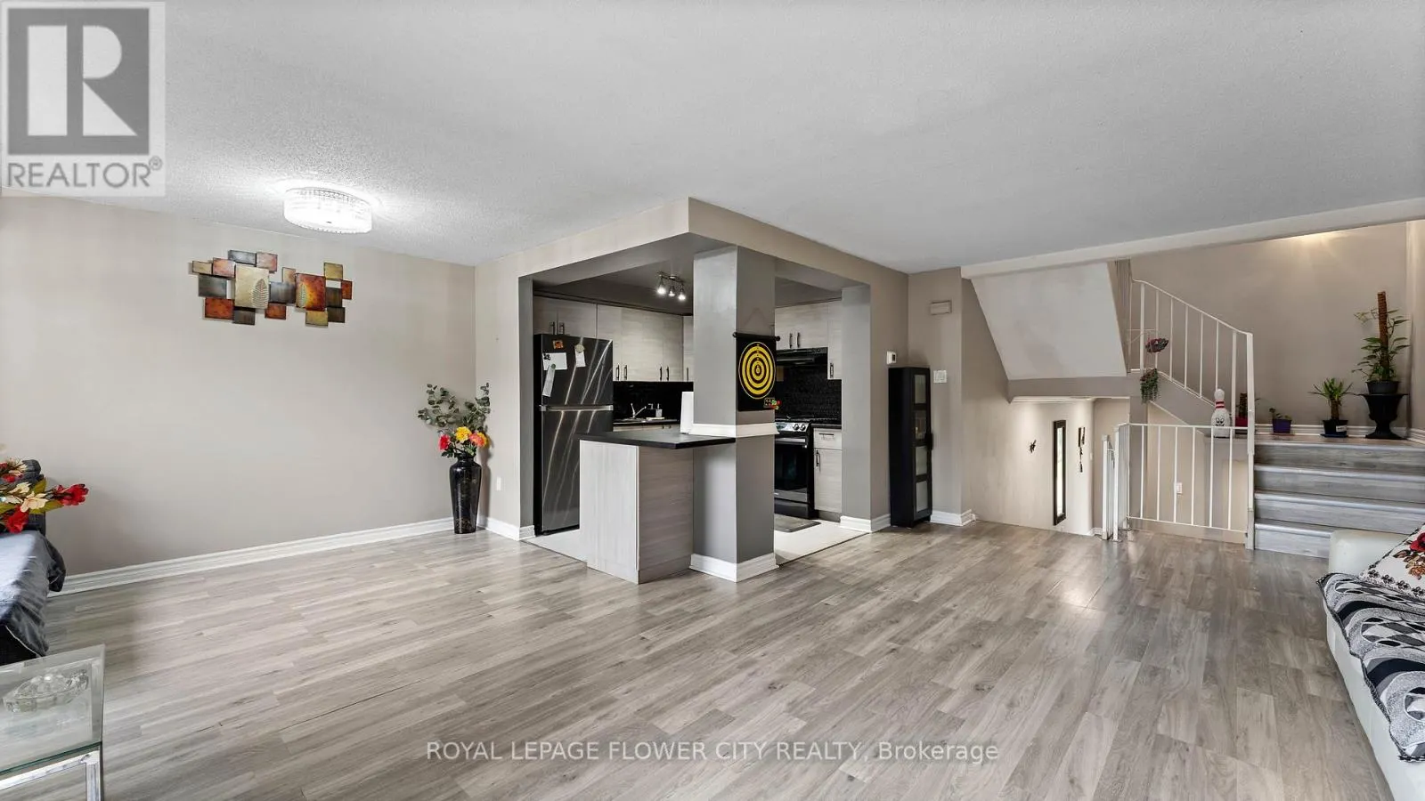 16 - 365 PIONEER DRIVE