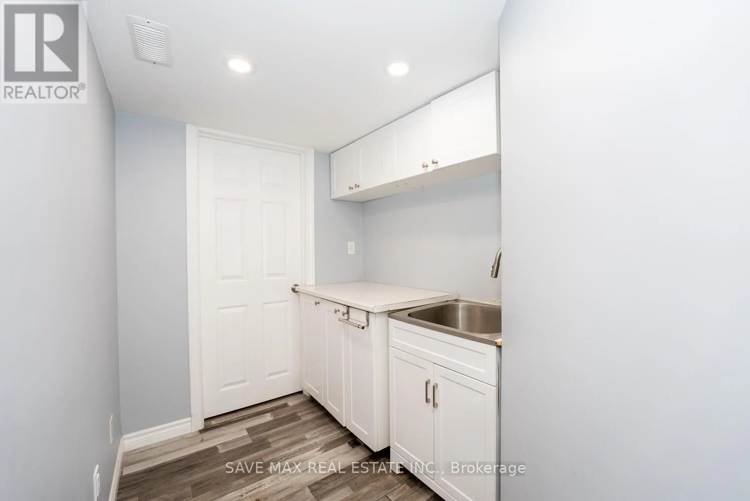 9 SHEDROW PLACE