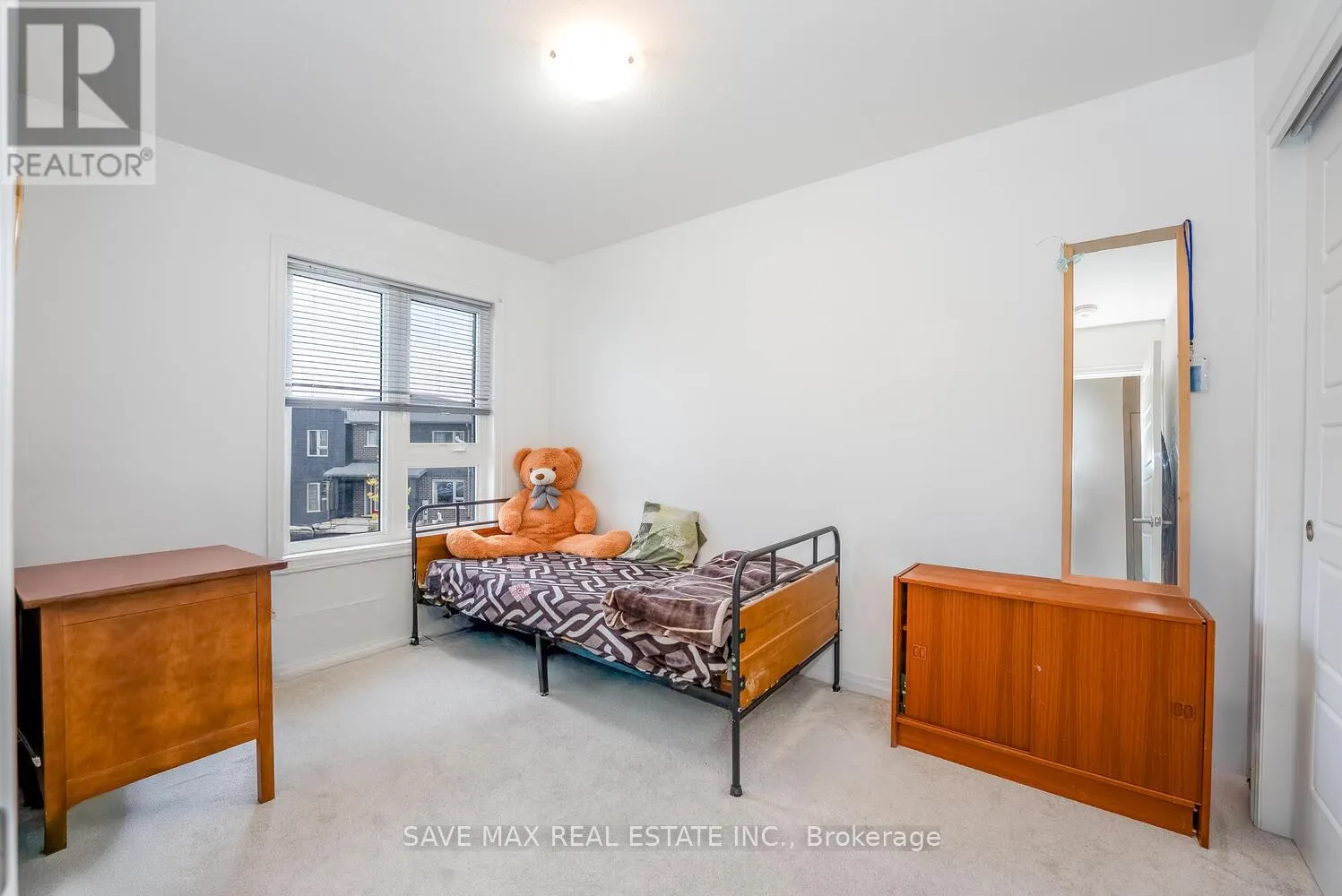 9 SHEDROW PLACE