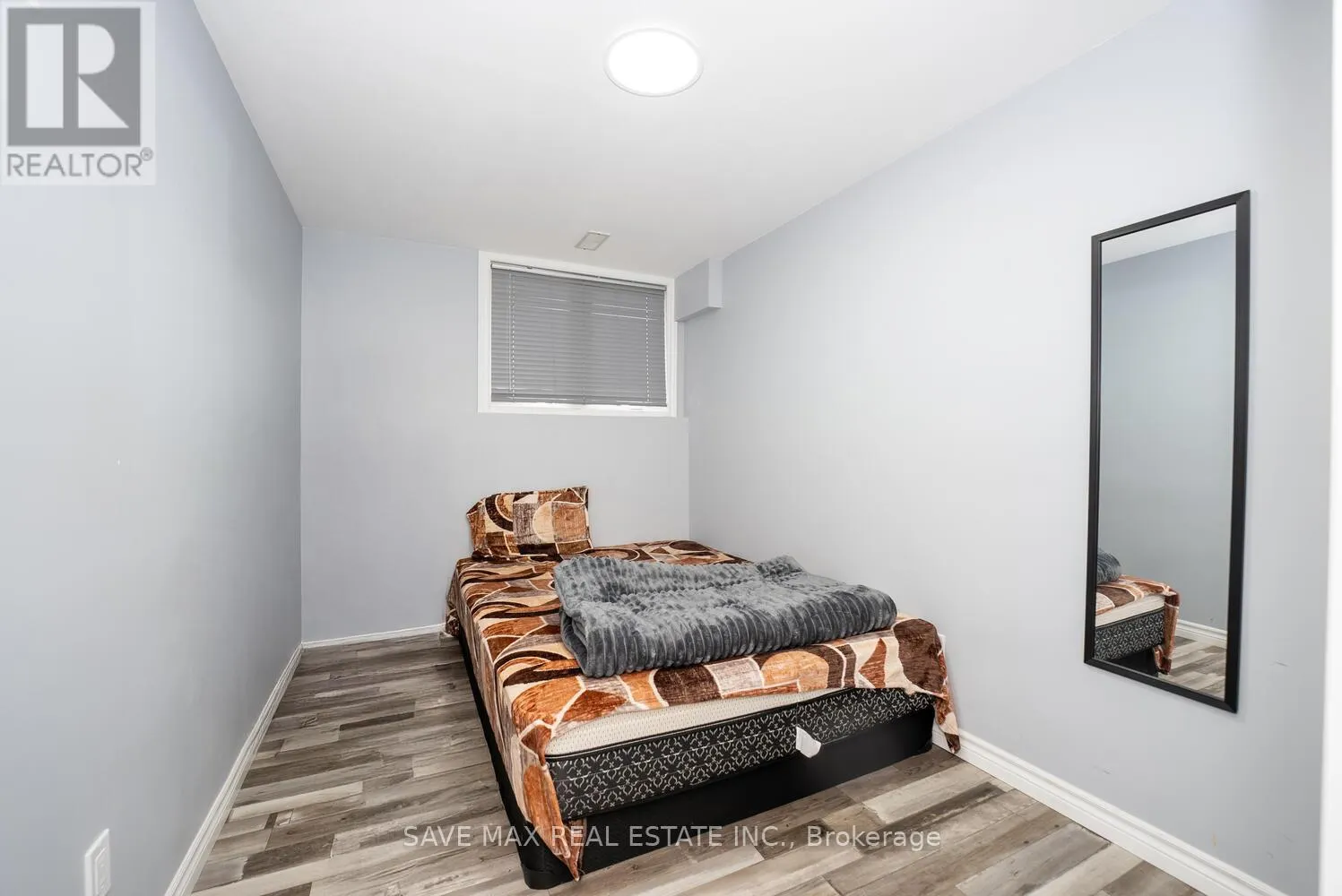 9 SHEDROW PLACE