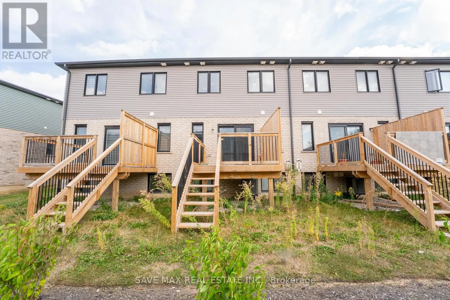 9 SHEDROW PLACE