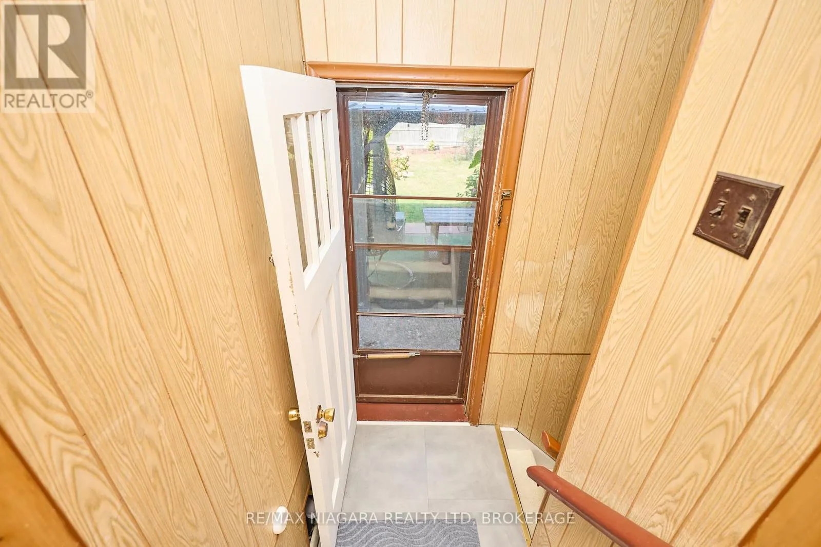 316 BOWEN ROAD