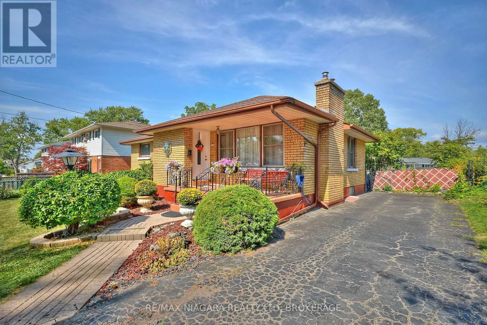 316 BOWEN ROAD