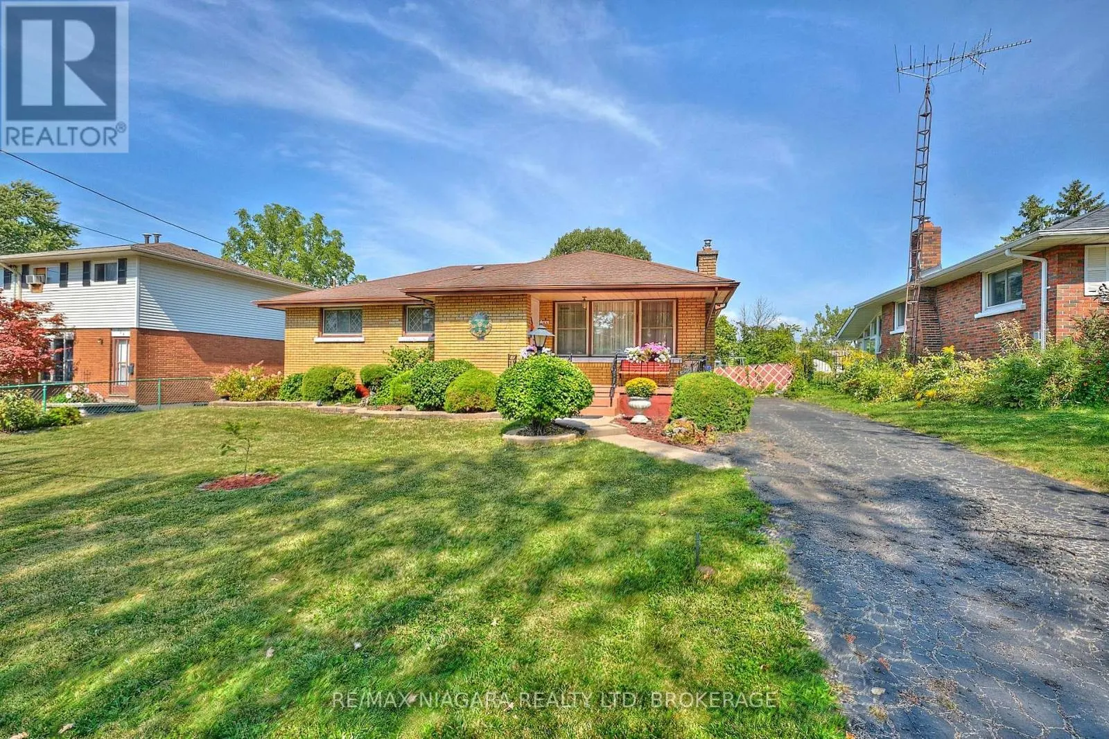 316 BOWEN ROAD