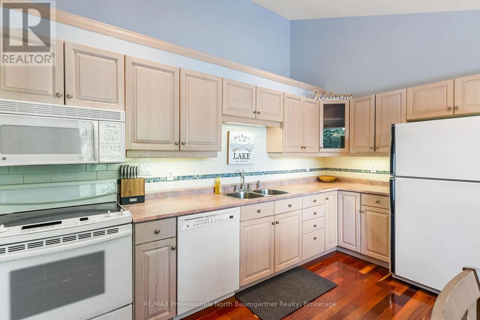 1086 CAMERON LANE