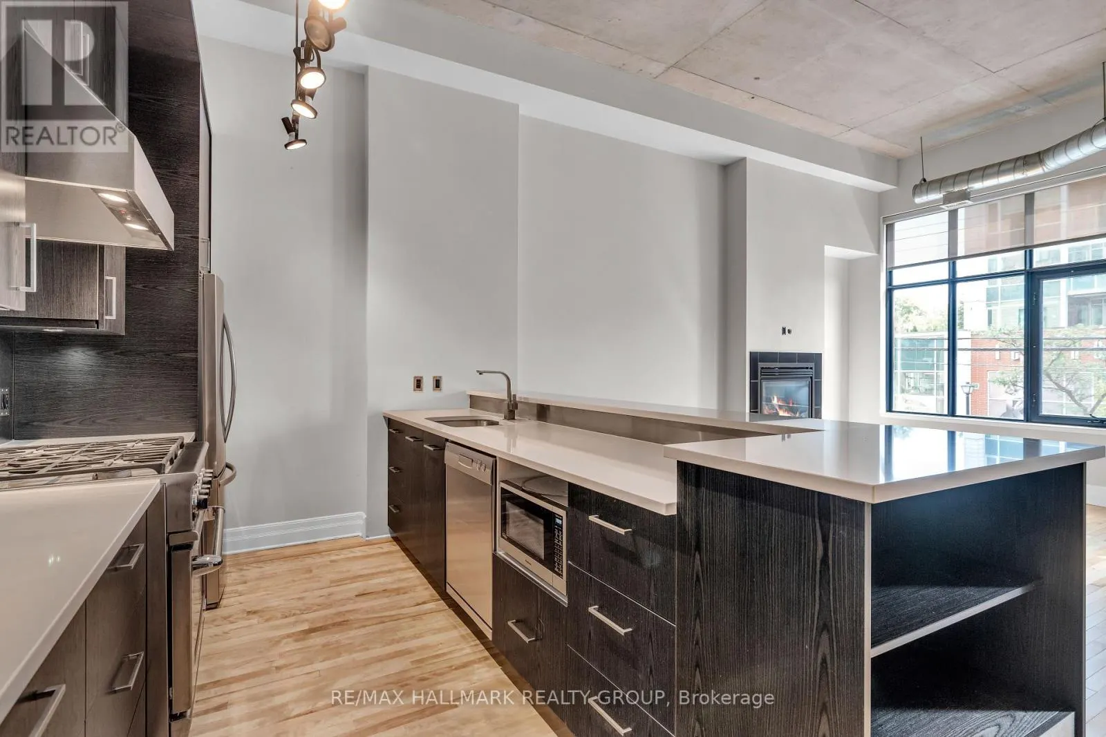 206 - 420 BERKLEY AVENUE