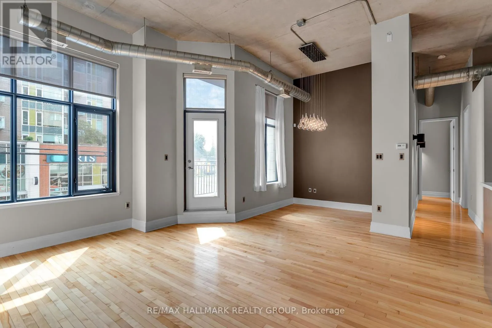 206 - 420 BERKLEY AVENUE