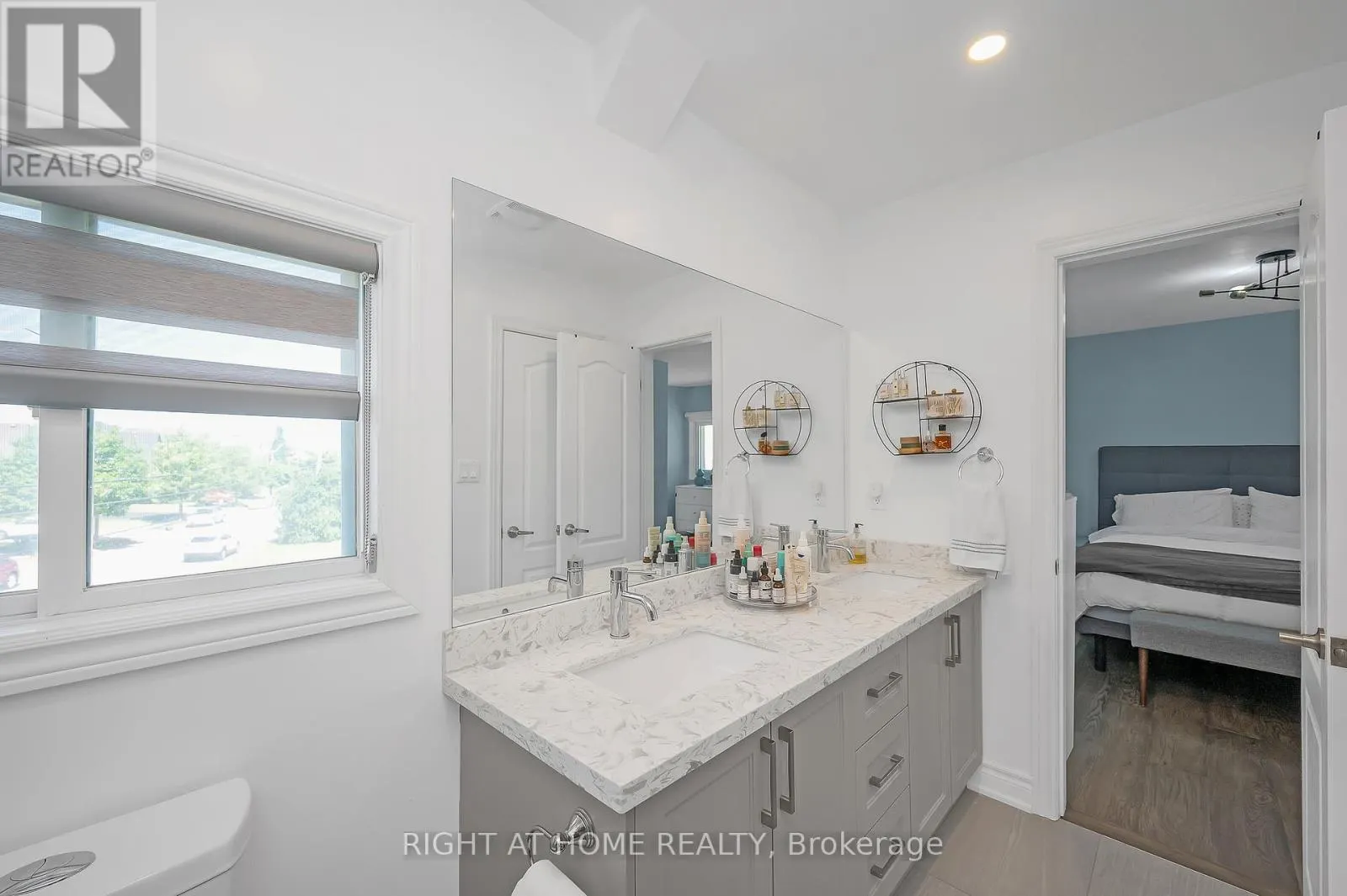 74 SEABREEZE CRESCENT
