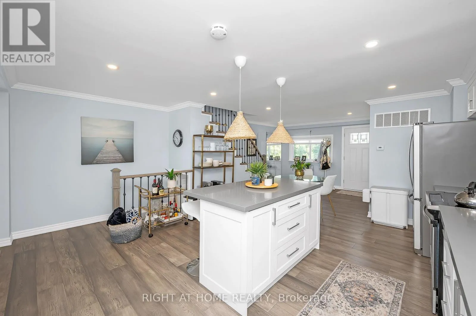 74 SEABREEZE CRESCENT