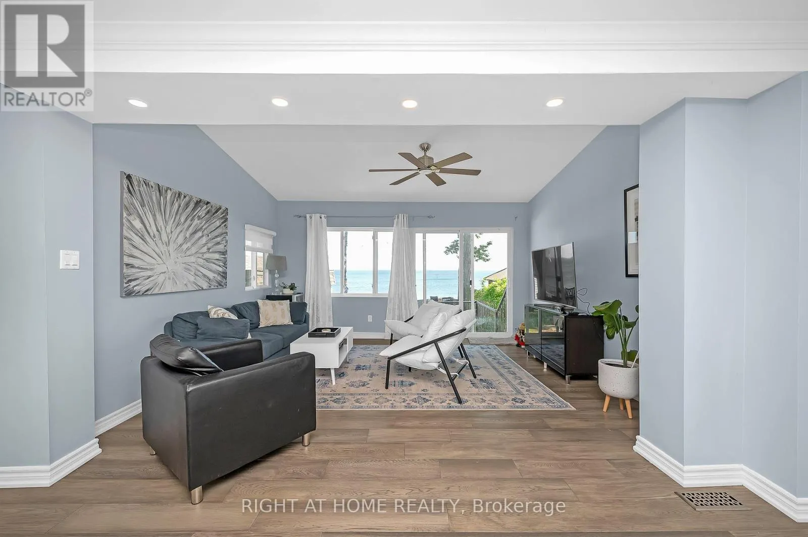 74 SEABREEZE CRESCENT