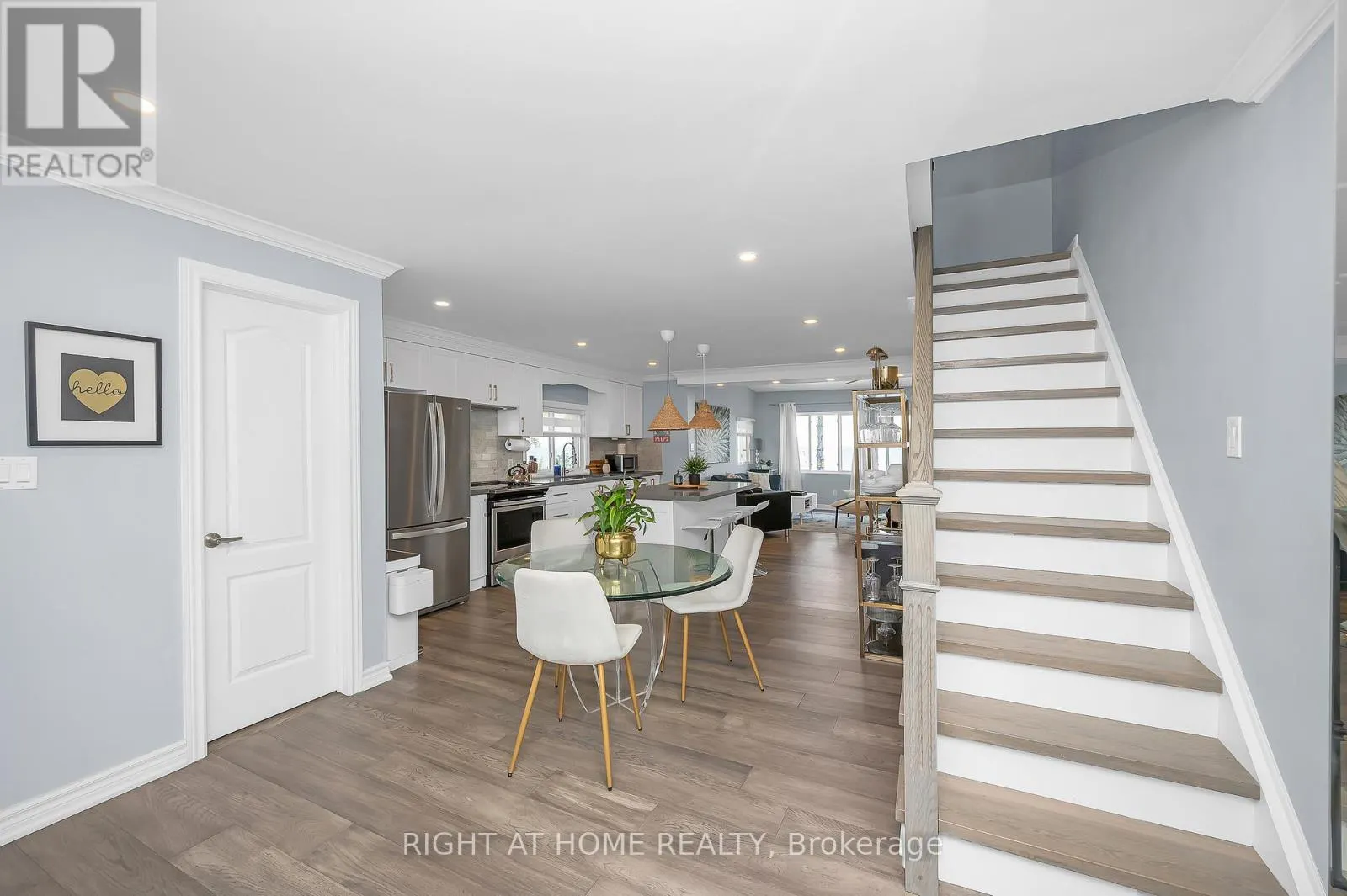 74 SEABREEZE CRESCENT