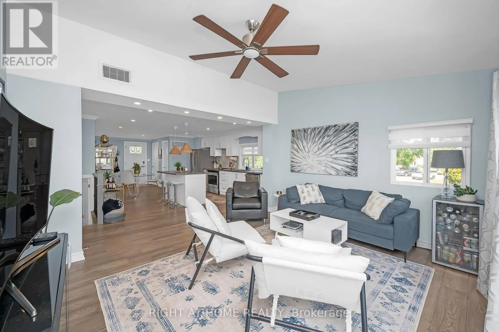74 SEABREEZE CRESCENT