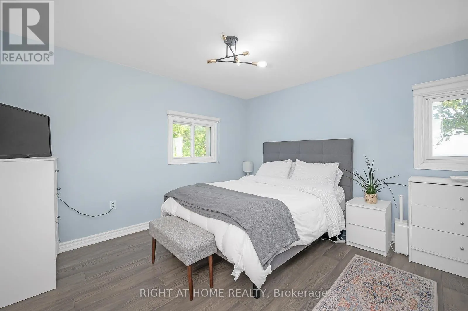 74 SEABREEZE CRESCENT