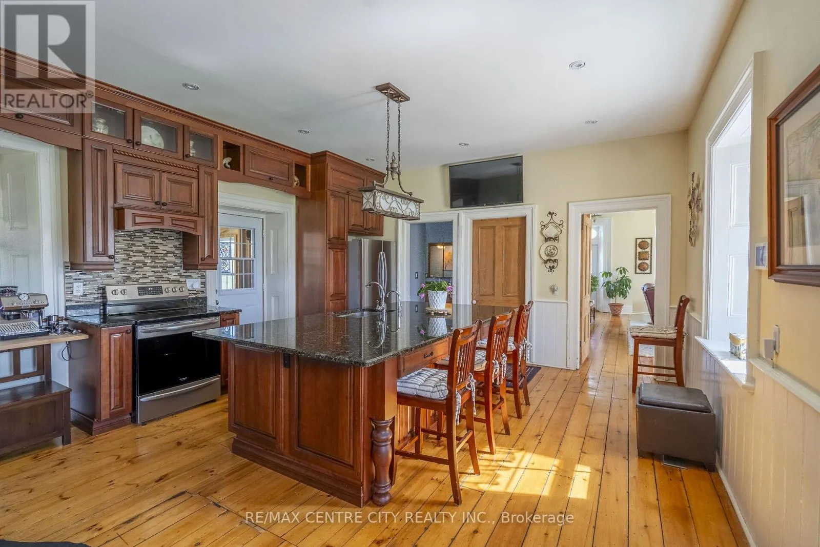 846635 TOWNSHIP ROAD 9