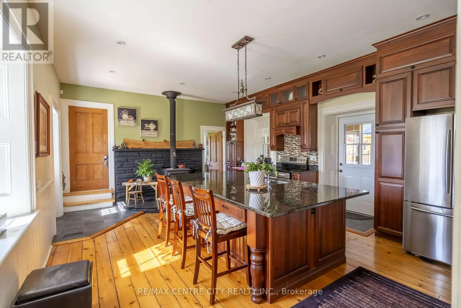 846635 TOWNSHIP ROAD 9