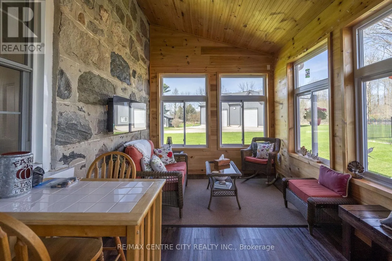 846635 TOWNSHIP ROAD 9