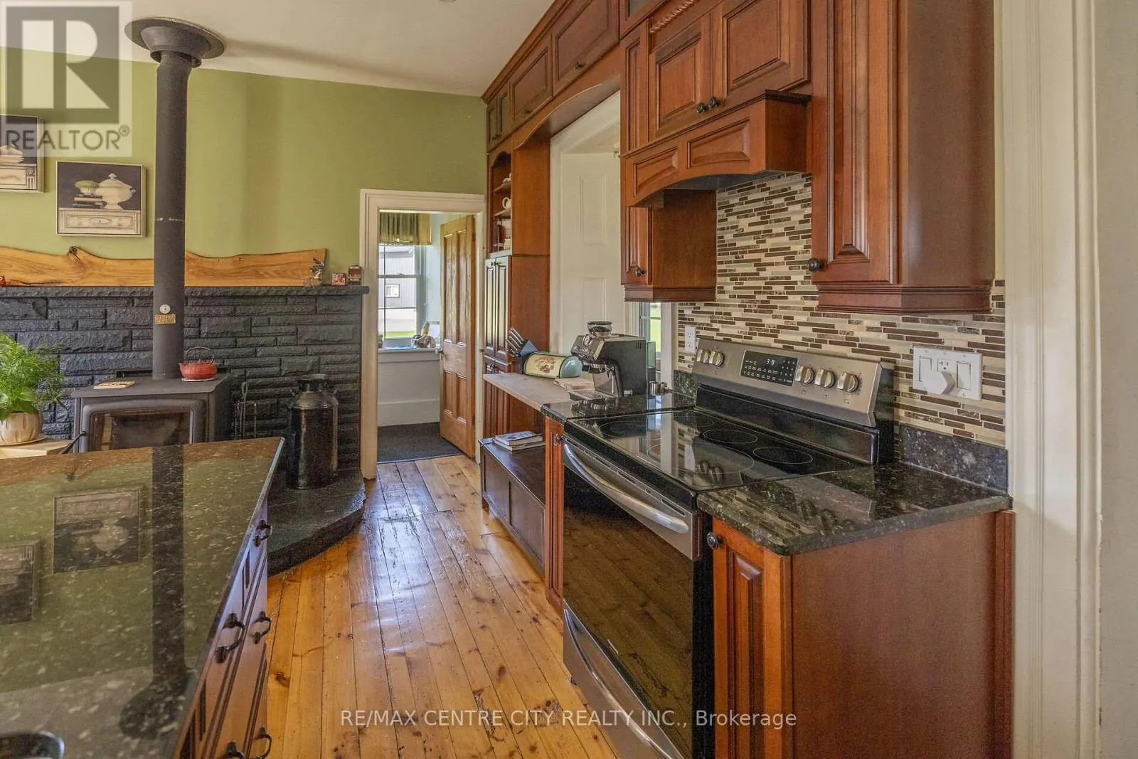 846635 TOWNSHIP ROAD 9