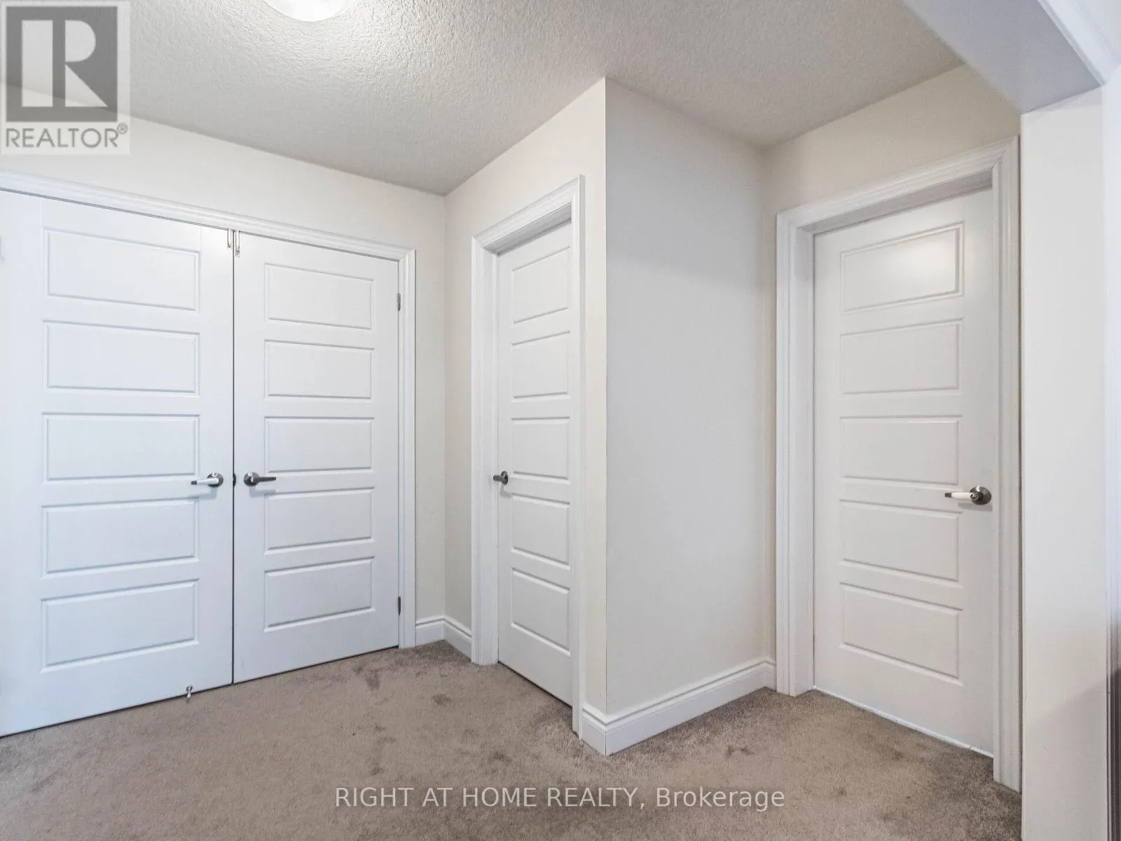 8779 CHICKORY TRAIL