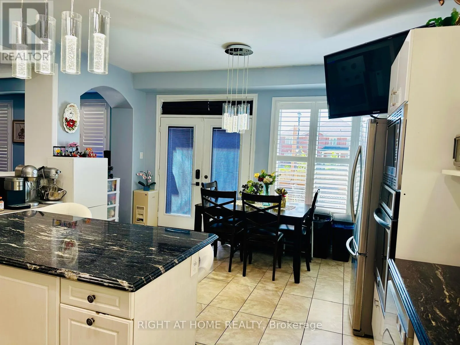 8889 DOGWOOD CRESCENT