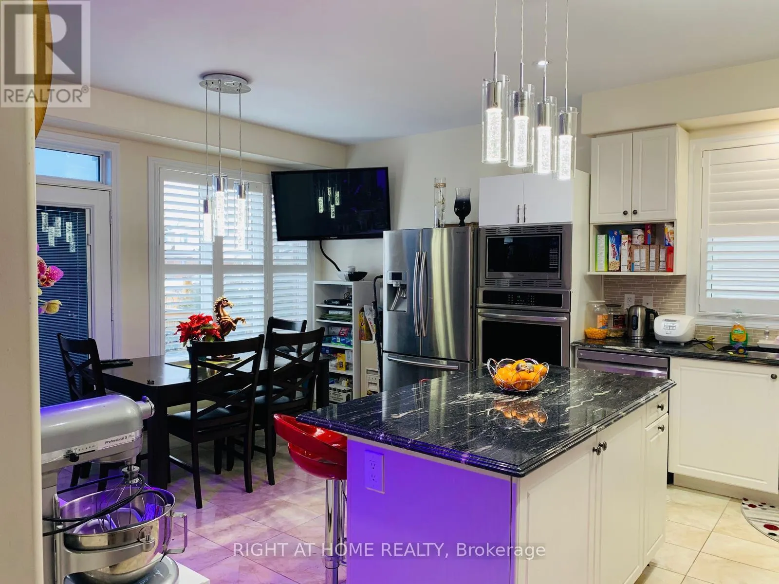 8889 DOGWOOD CRESCENT