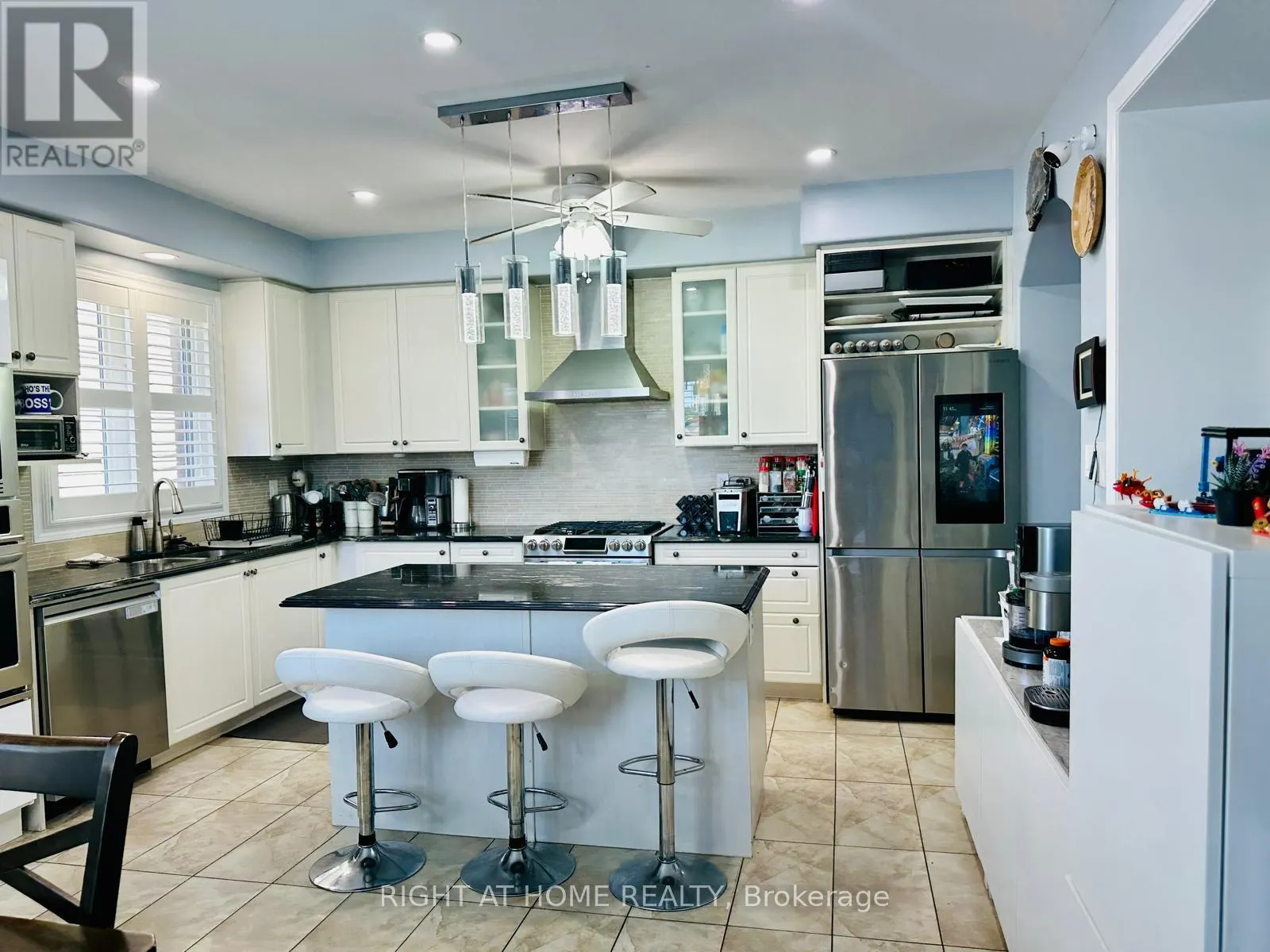 8889 DOGWOOD CRESCENT