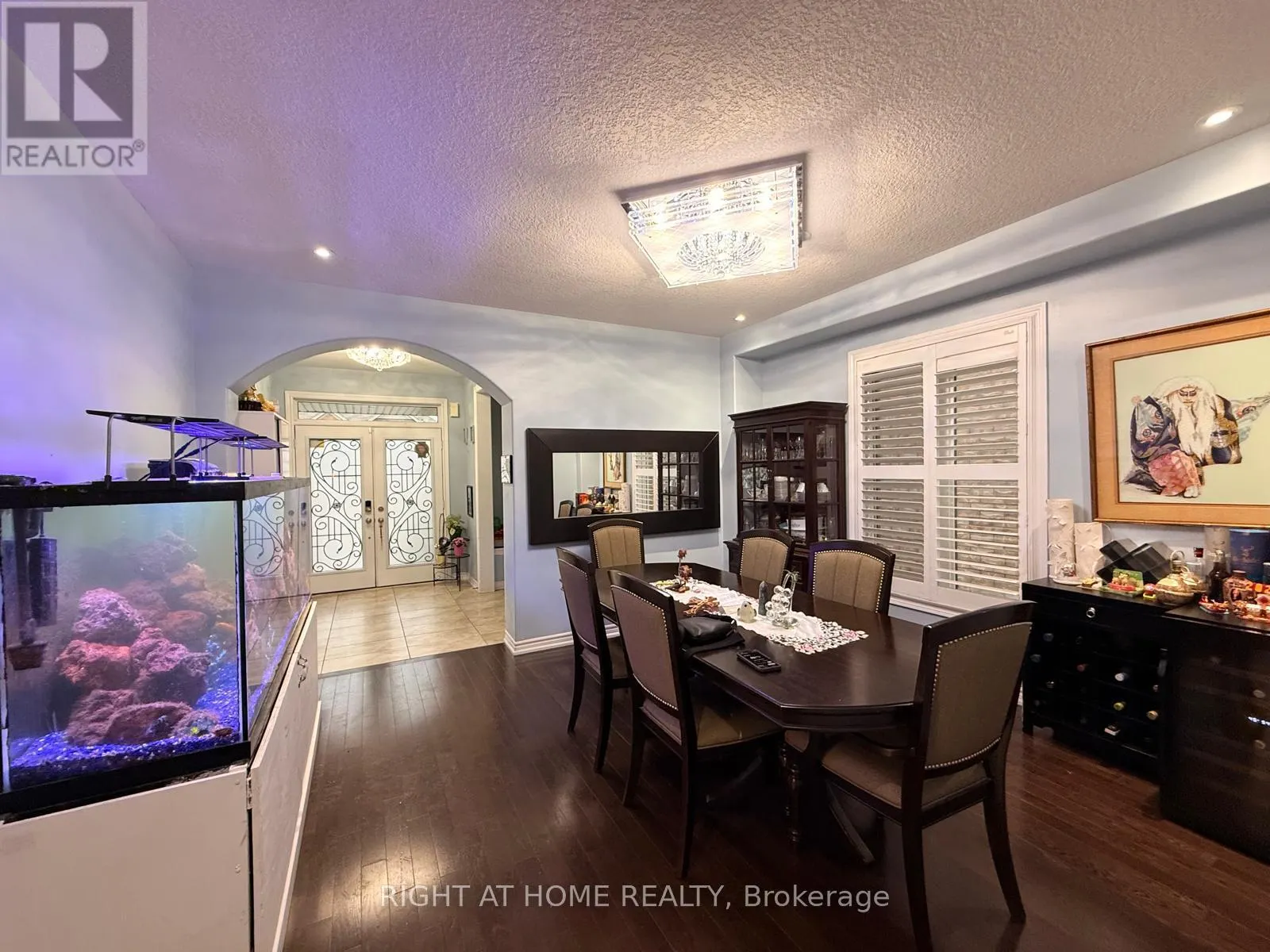 8889 DOGWOOD CRESCENT