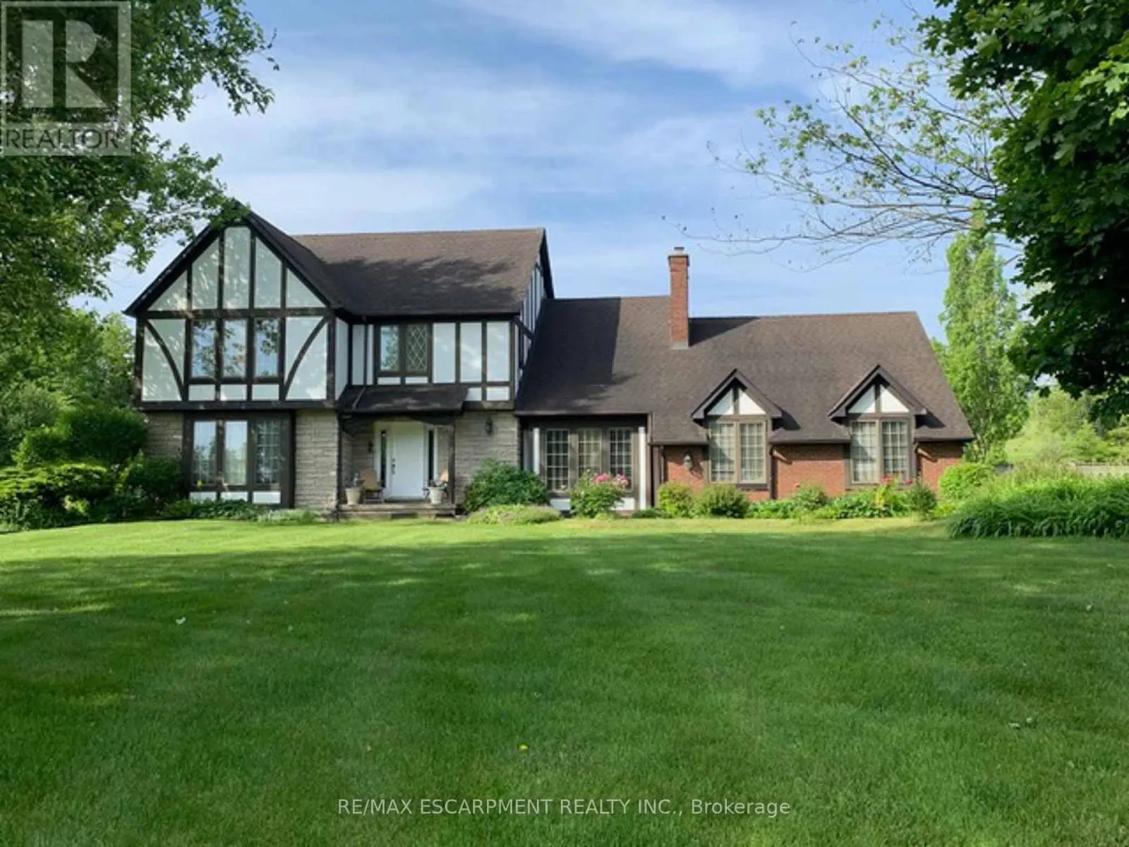 22 WENEIL DRIVE