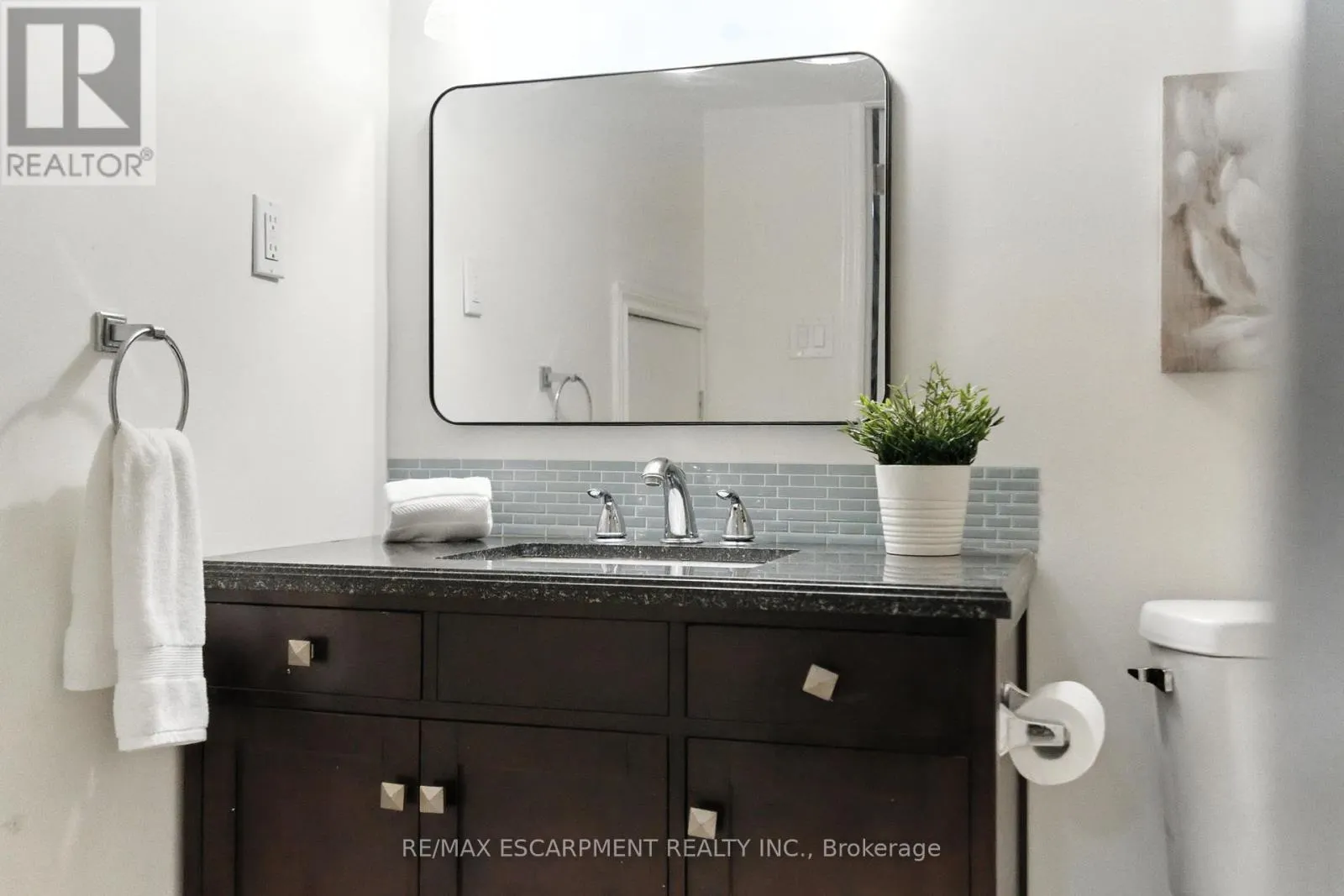 289 EAST 25TH STREET