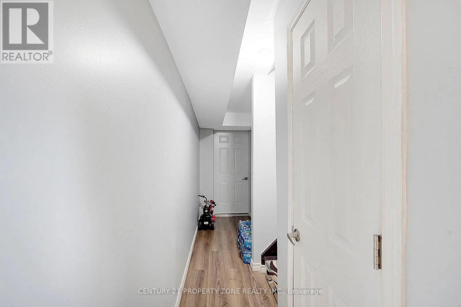 665 GREENHILL AVENUE