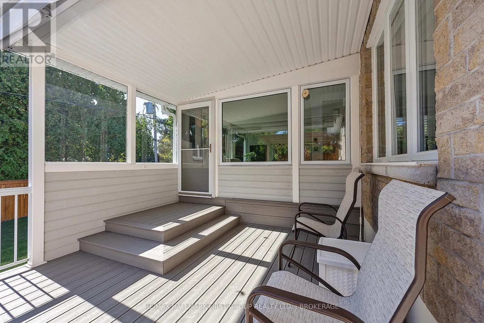 213 SMUGGLER'S COVE DRIVE