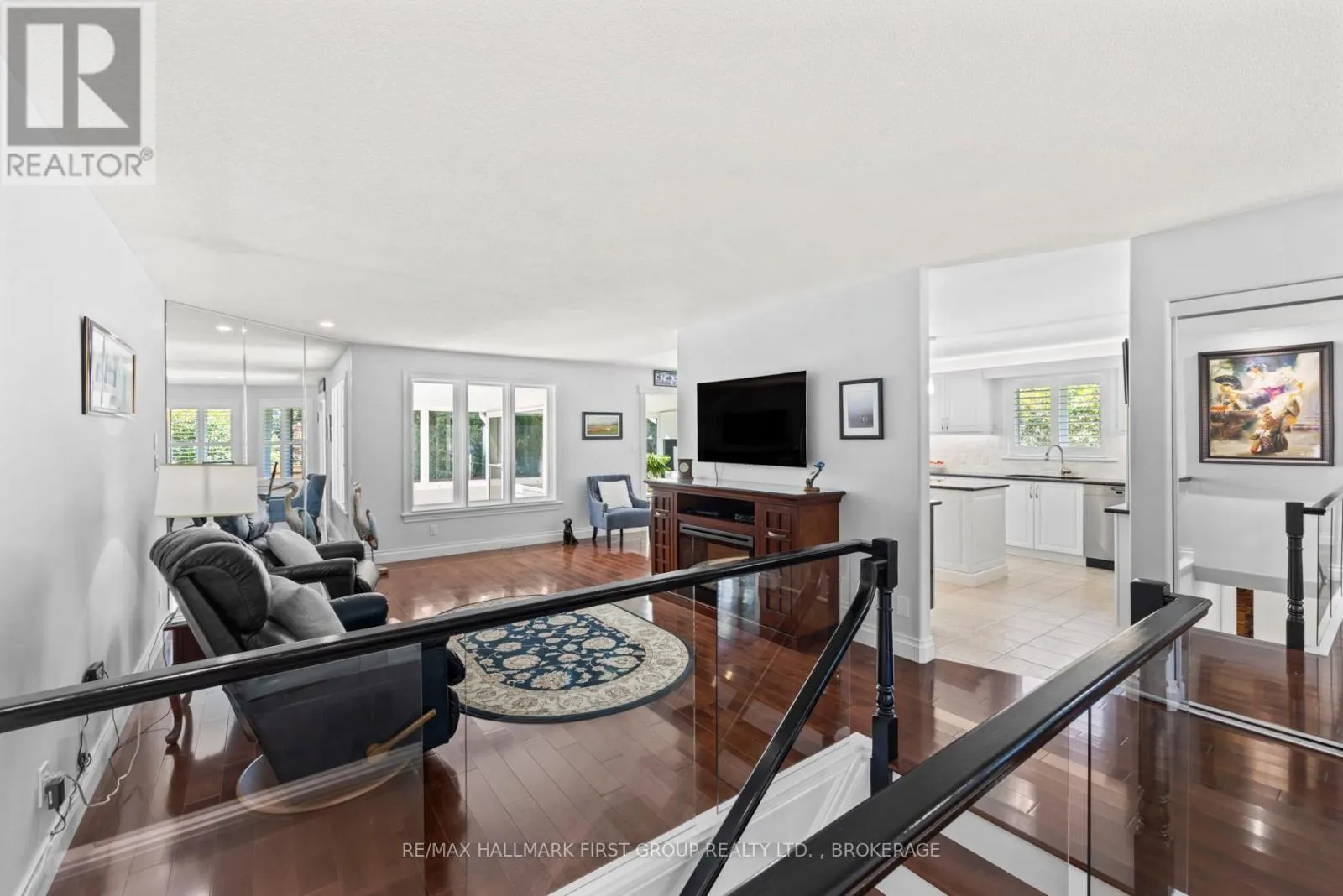 213 SMUGGLER'S COVE DRIVE