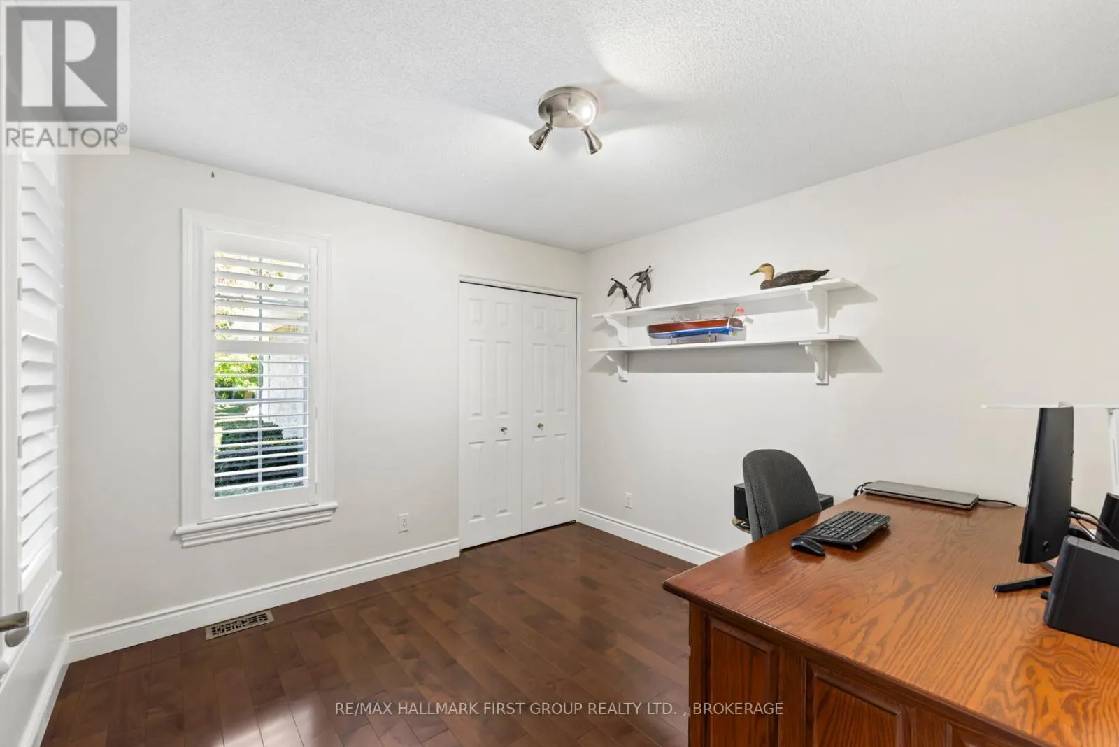 213 SMUGGLER'S COVE DRIVE