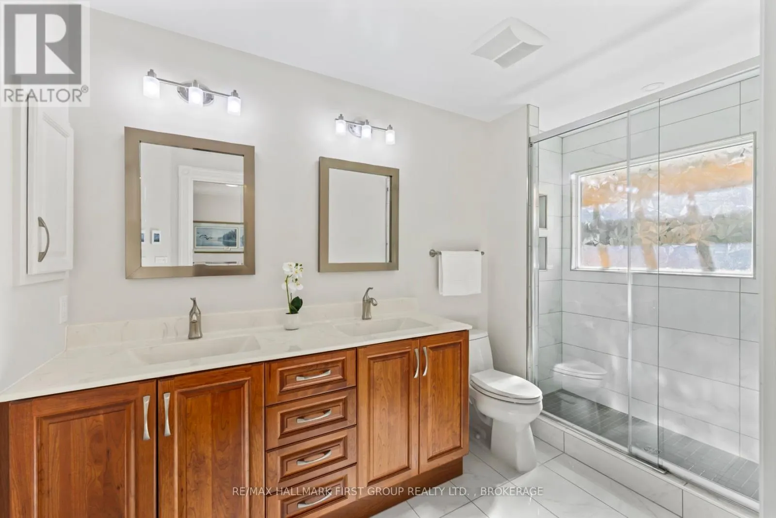 213 SMUGGLER'S COVE DRIVE