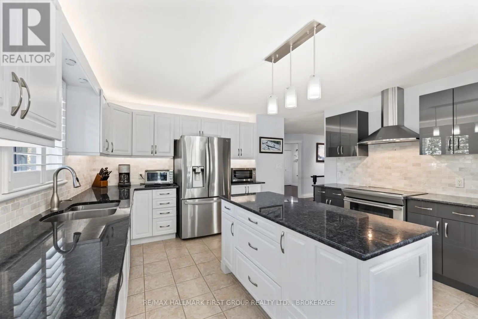 213 SMUGGLER'S COVE DRIVE