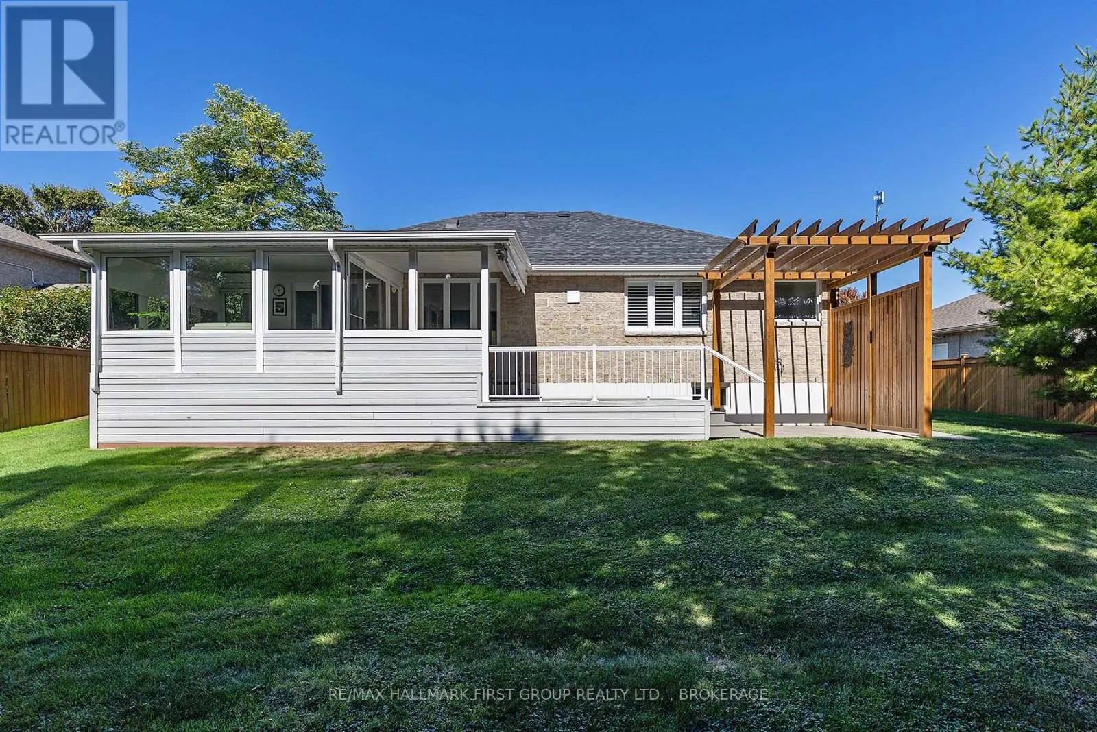 213 SMUGGLER'S COVE DRIVE