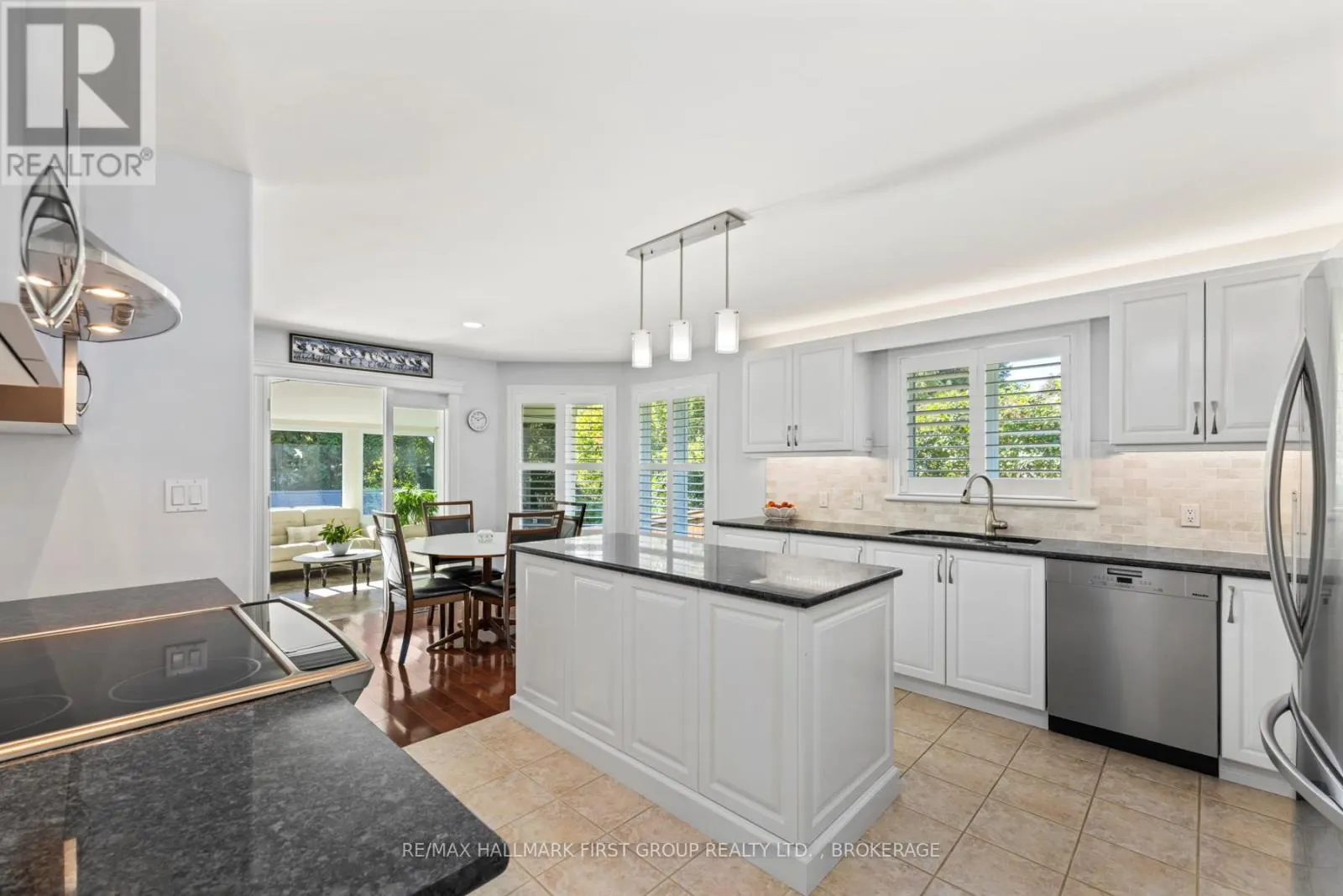 213 SMUGGLER'S COVE DRIVE