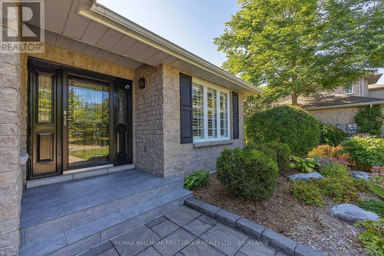 213 SMUGGLER'S COVE DRIVE