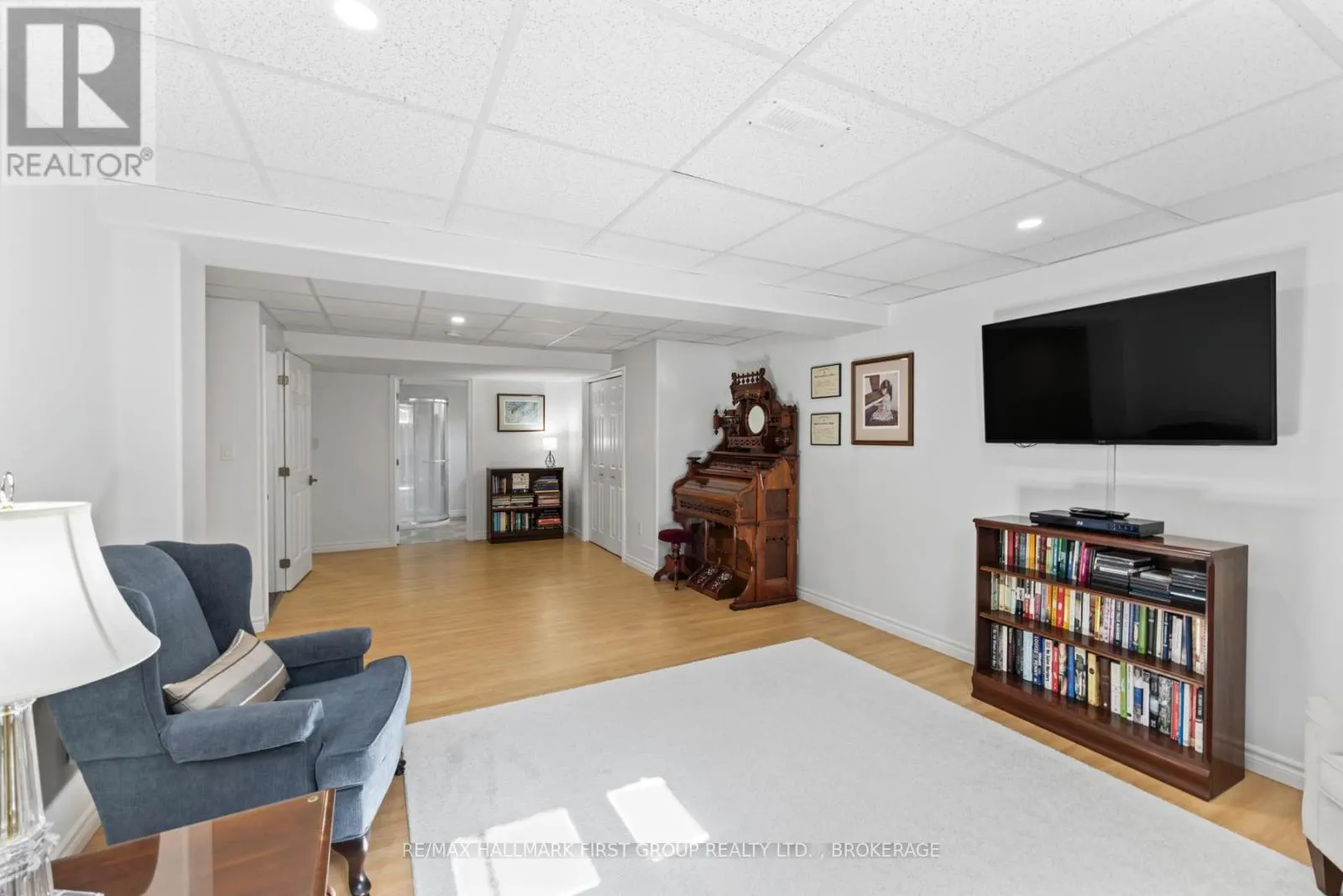213 SMUGGLER'S COVE DRIVE