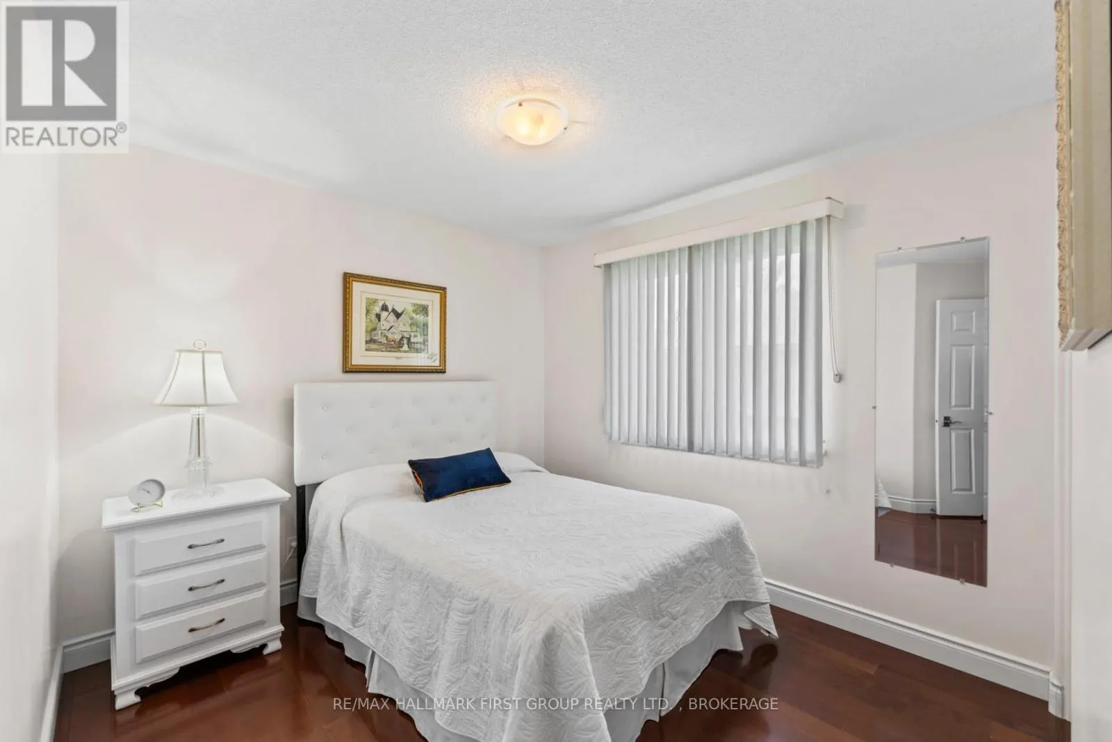 213 SMUGGLER'S COVE DRIVE