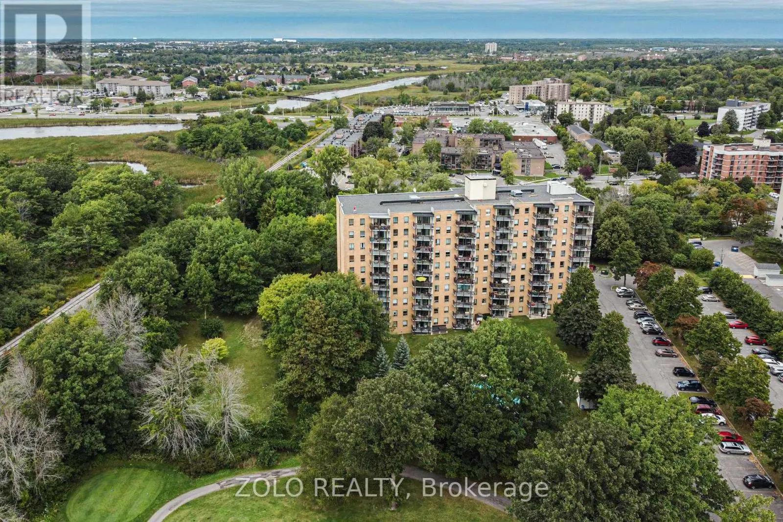 909 - 66 GREENVIEW DRIVE