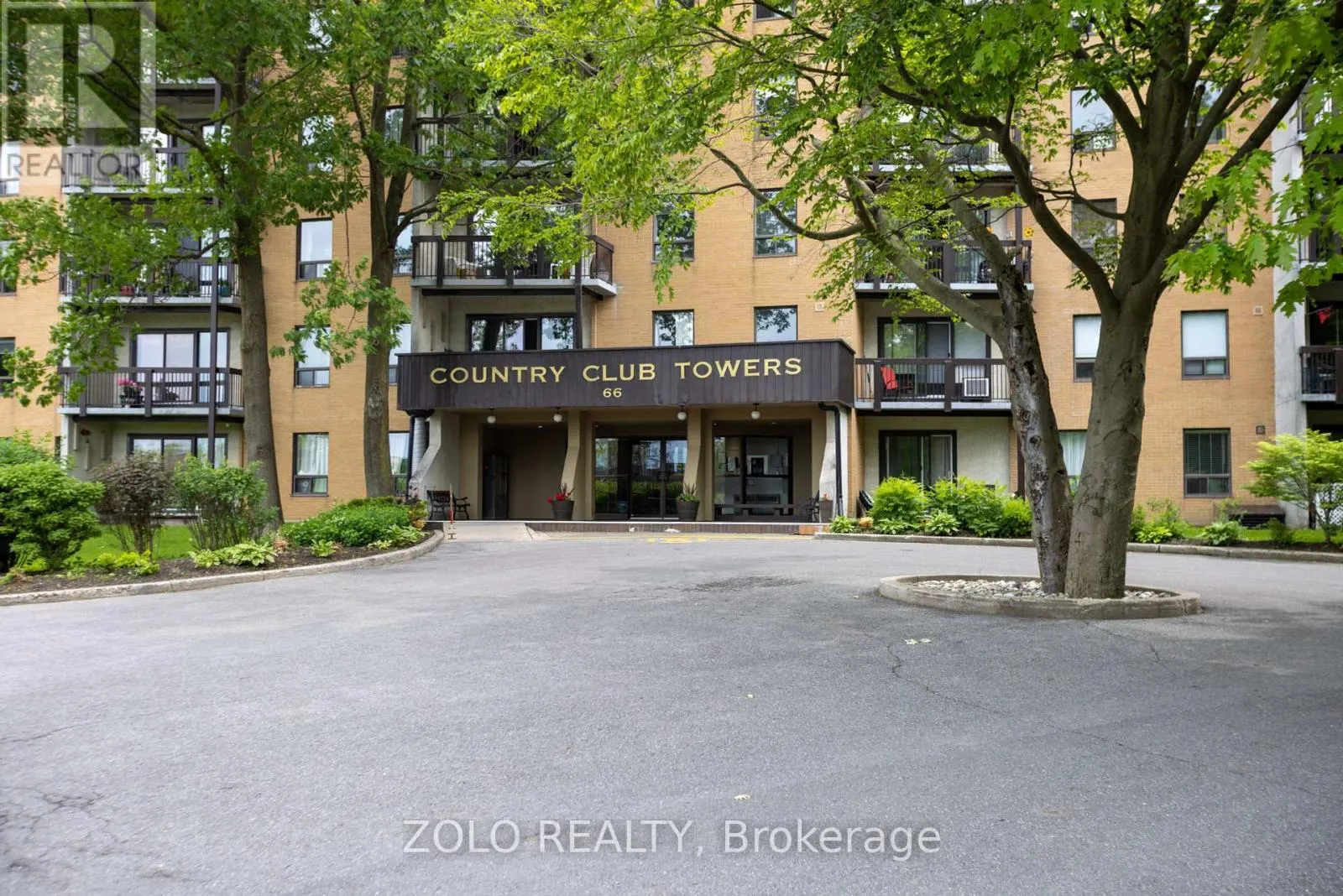 909 - 66 GREENVIEW DRIVE
