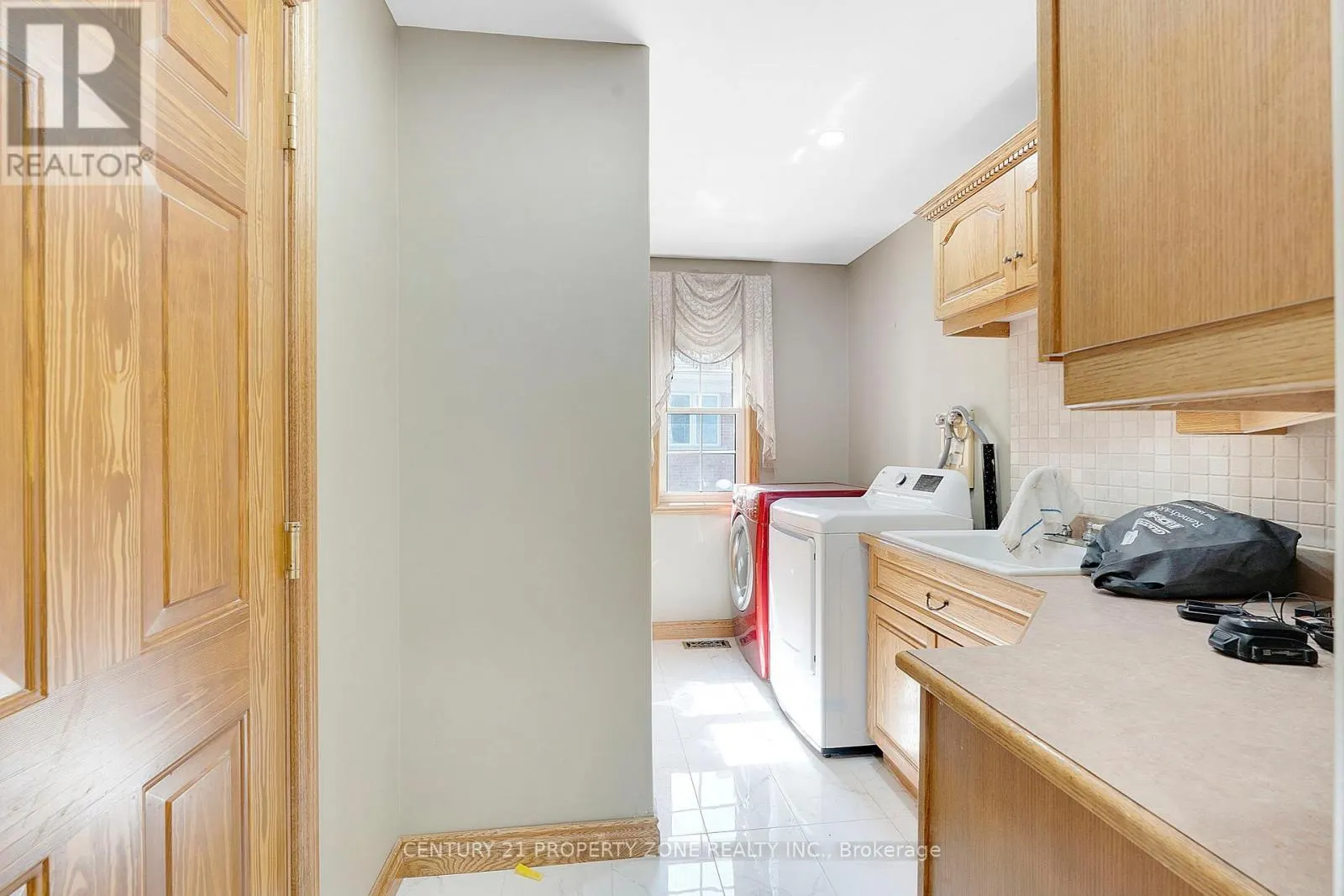 15 ROYAL YORK COURT