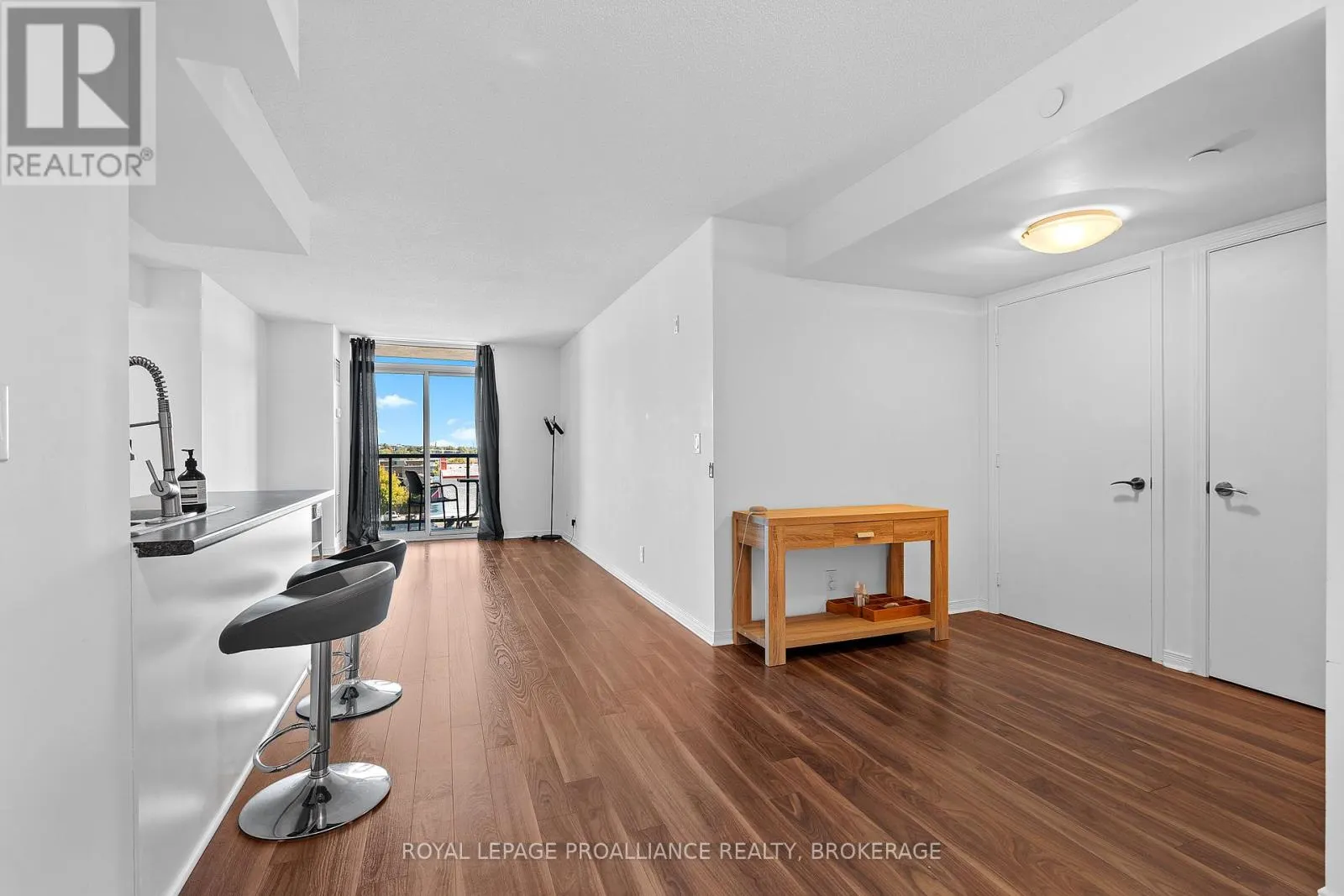 406 - 121 QUEEN STREET, #406