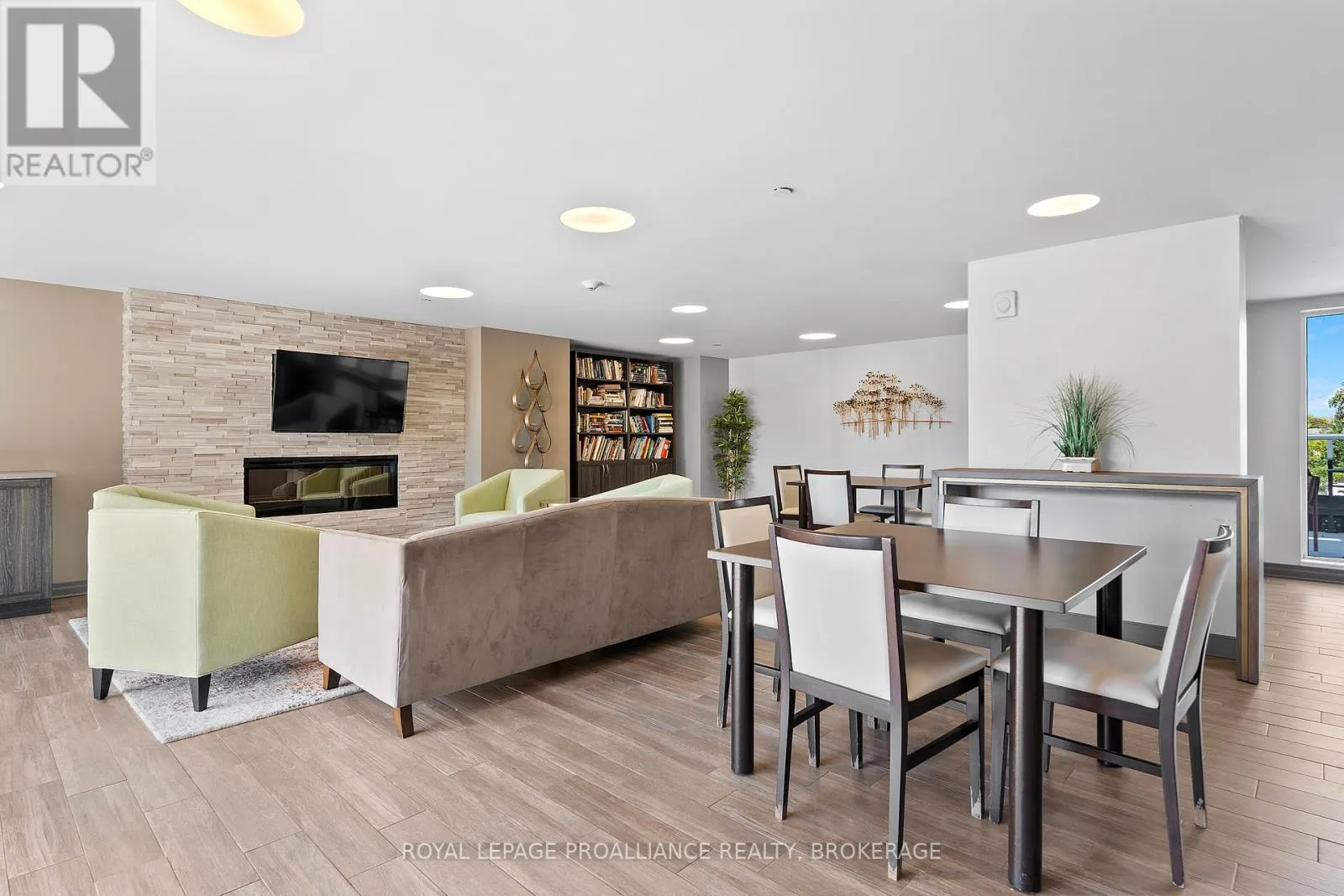 406 - 121 QUEEN STREET, #406
